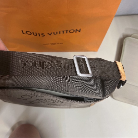 LOUIS VUITTON LIMITED Messager bag - RARE HARD TO FIND - Picture 16 of 17